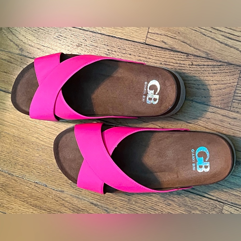 Gianni Bini in 6 in Neon Pink. Almost brand new!